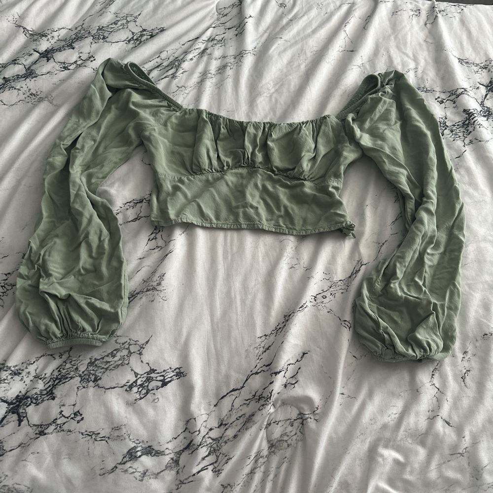 Kendal & Kylie Green and khaki off the shoulder crop top XS